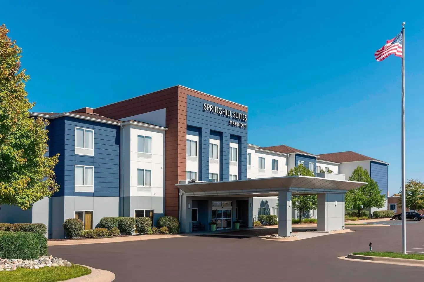 SpringHill Suites by Marriott Grand Rapids North EXTERIOR