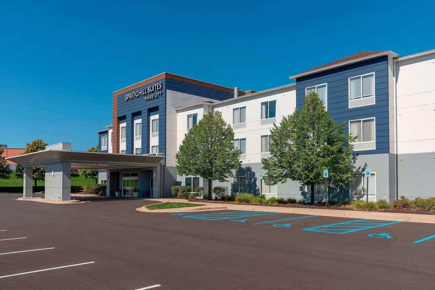 SpringHill Suites by Marriott Grand Rapids North EXTERIOR