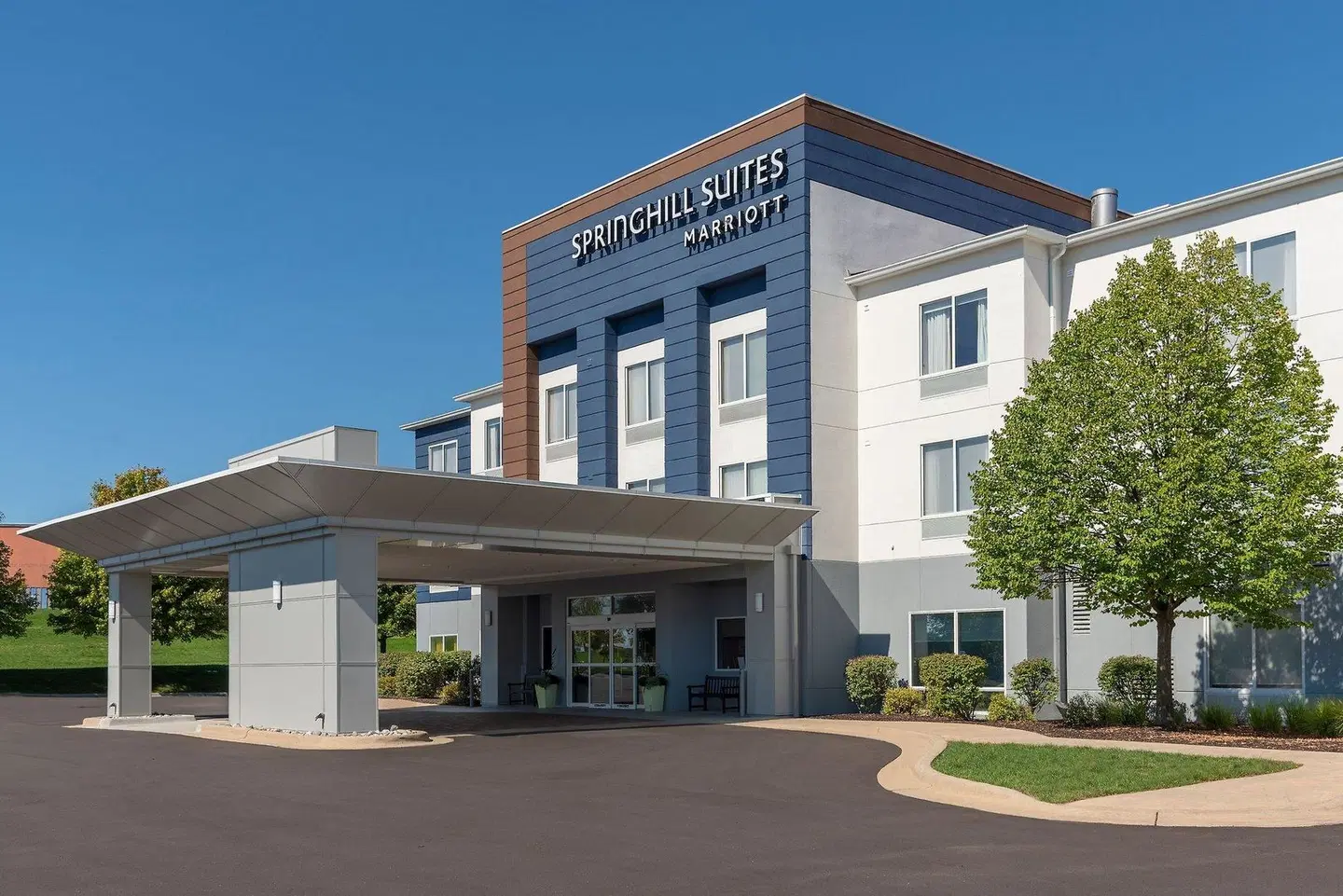 SpringHill Suites by Marriott Grand Rapids North EXTERIOR