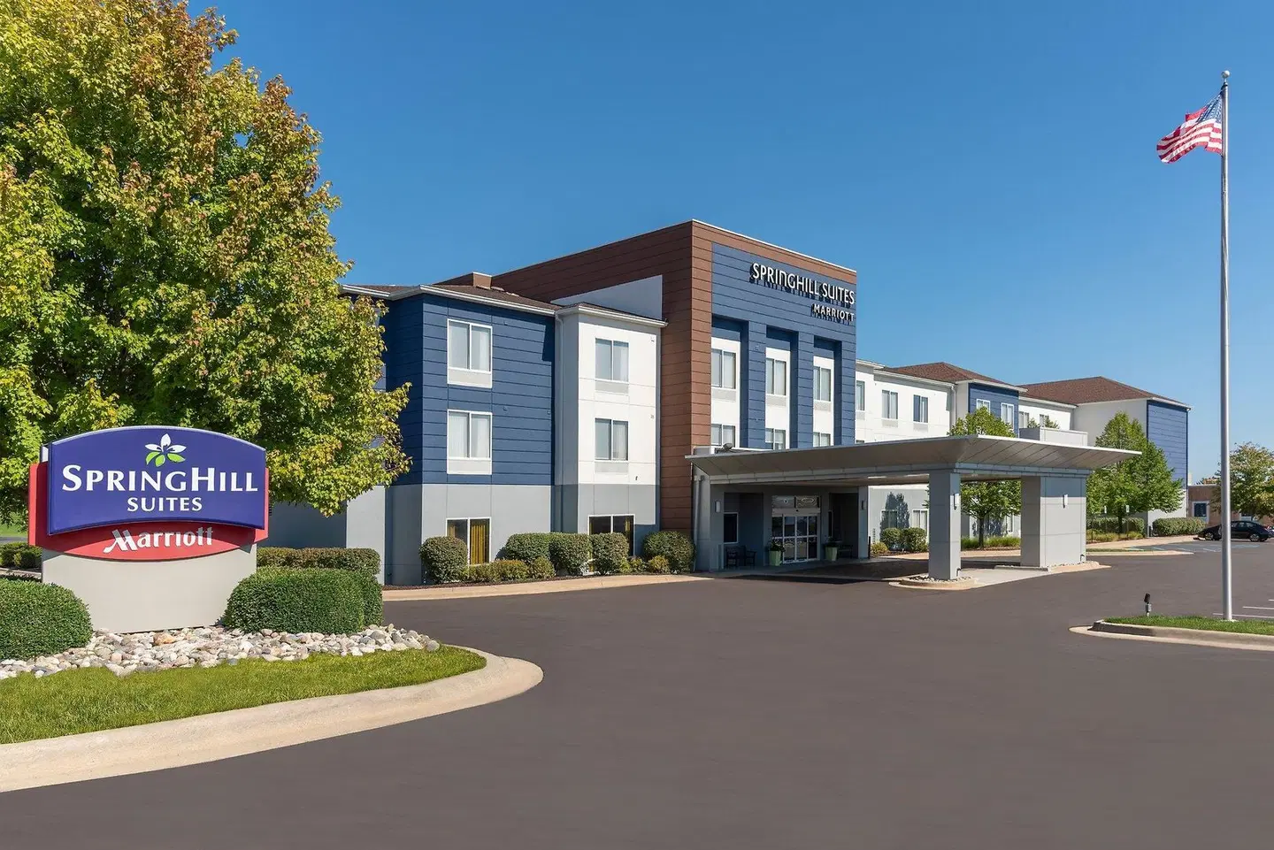 SpringHill Suites by Marriott Grand Rapids North EXTERIOR