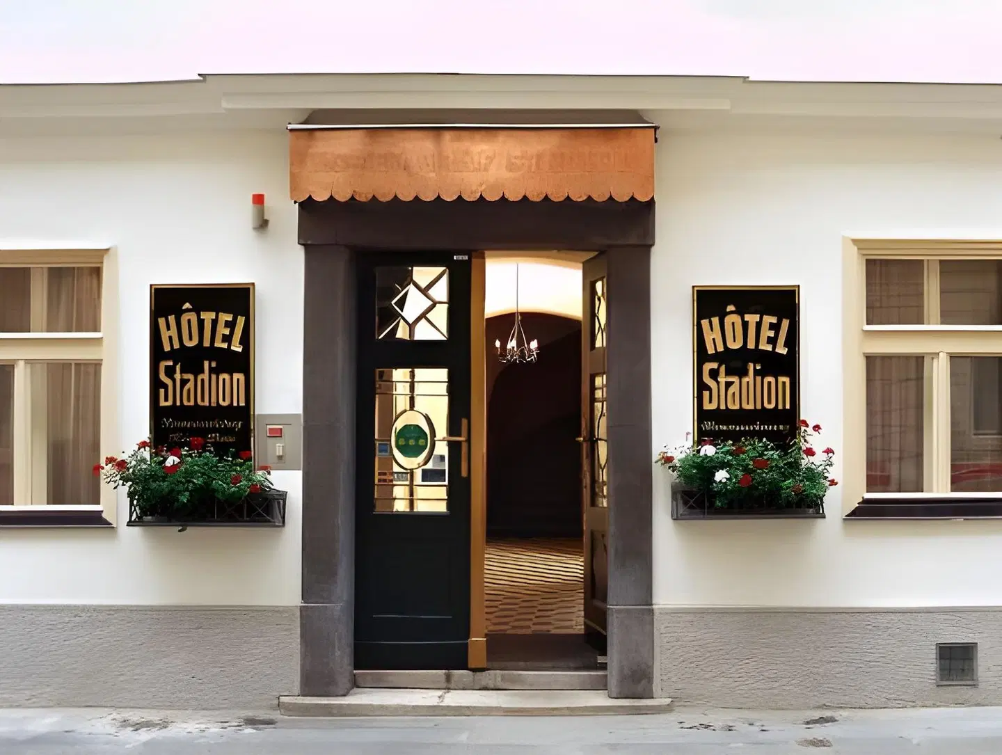 Hotel Graf Stadion EXTERIOR