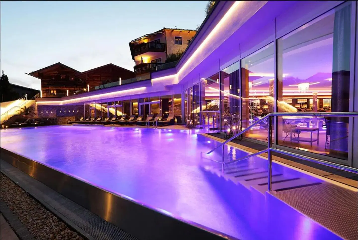 Wellnesshotel Jagdhof OUTDOOR_POOL