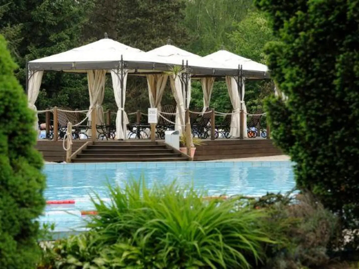 Hotel Phönix OUTDOOR_POOL