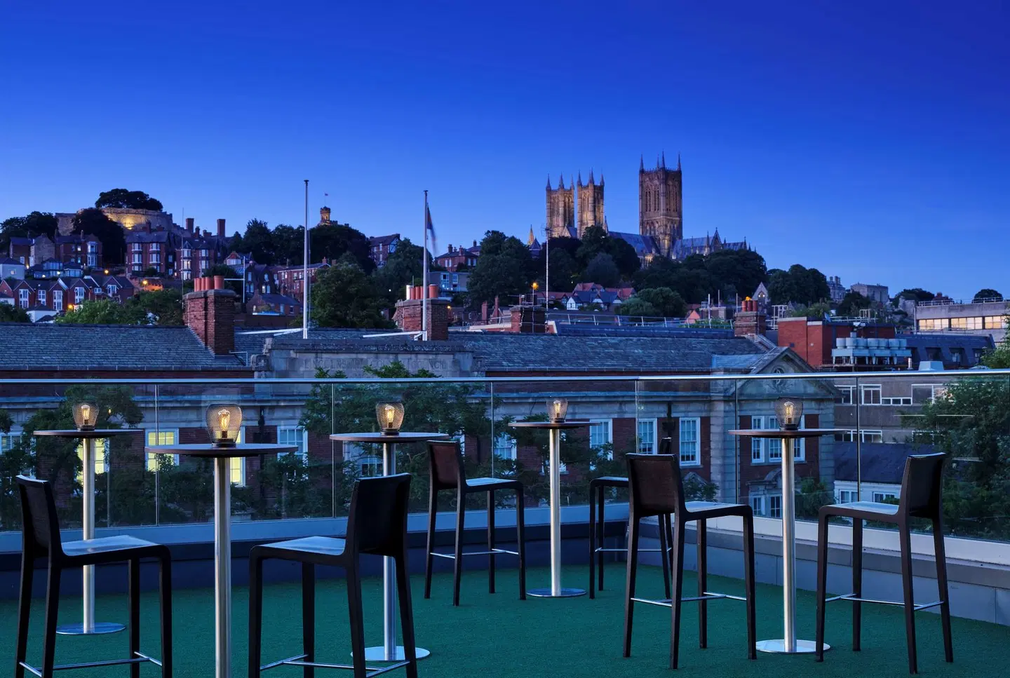 DoubleTree by Hilton Hotel Lincoln BAR