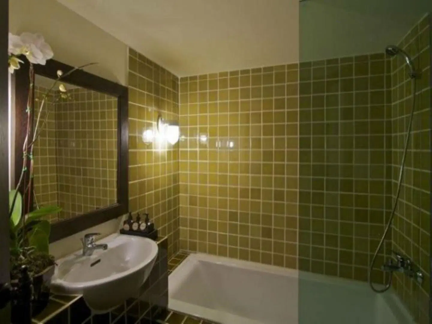 Anoma Boutique House BATHROOM
