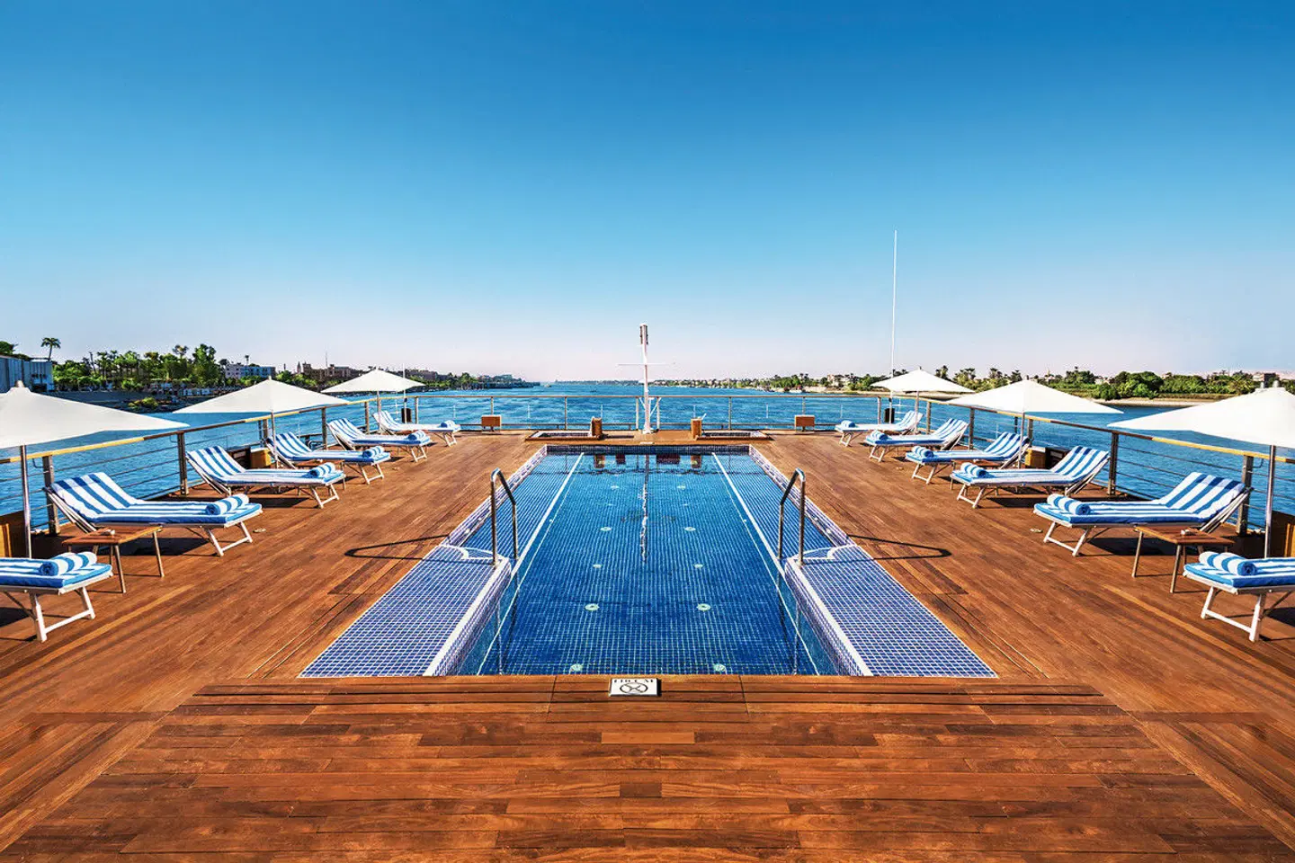 Nilkreuzfahrten mit The Oberoi Zahra (7 Nächte) ab Assuan OUTDOOR_POOL