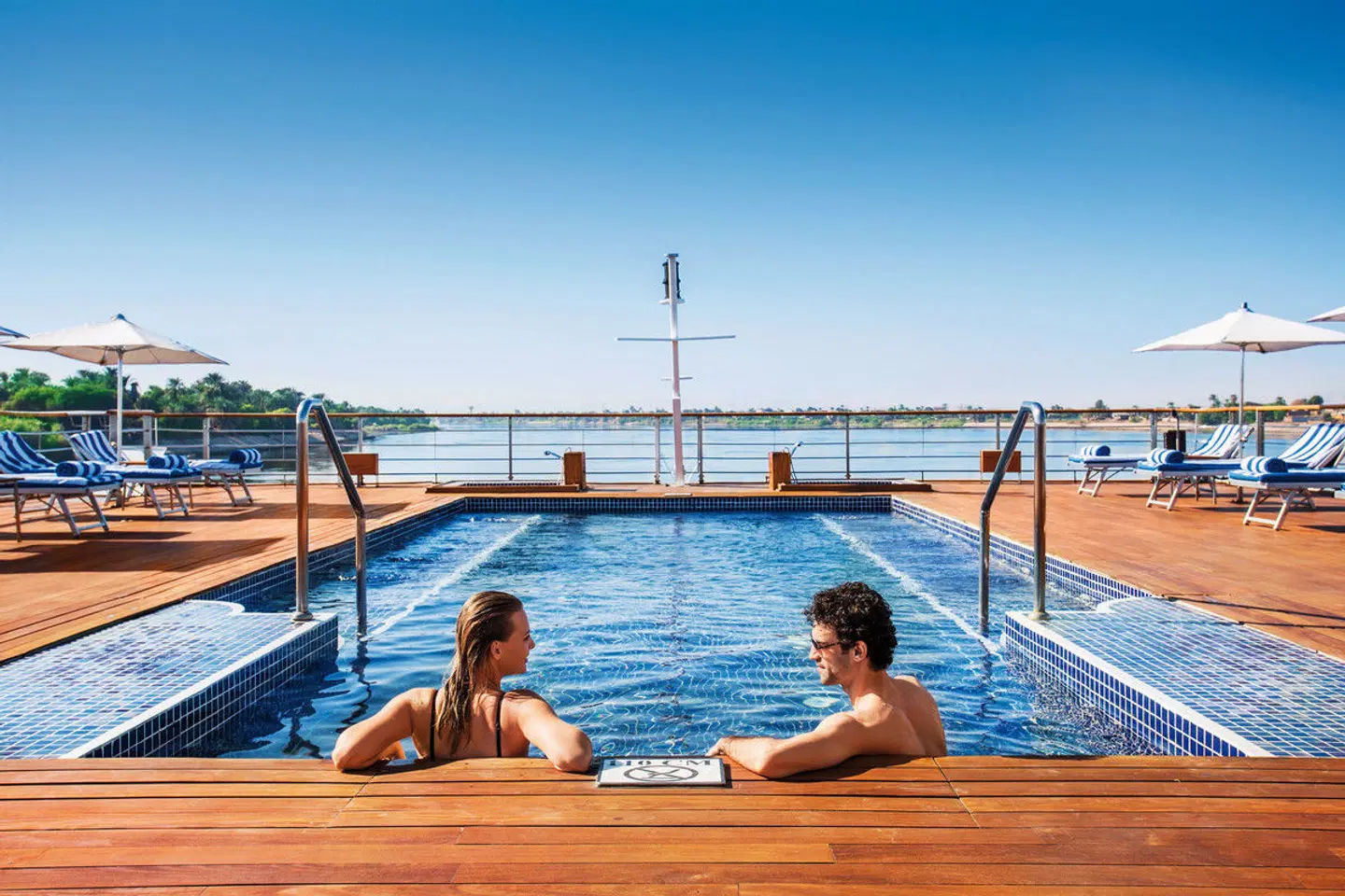 Nilkreuzfahrten mit The Oberoi Zahra (7 Nächte) ab Assuan OUTDOOR_POOL