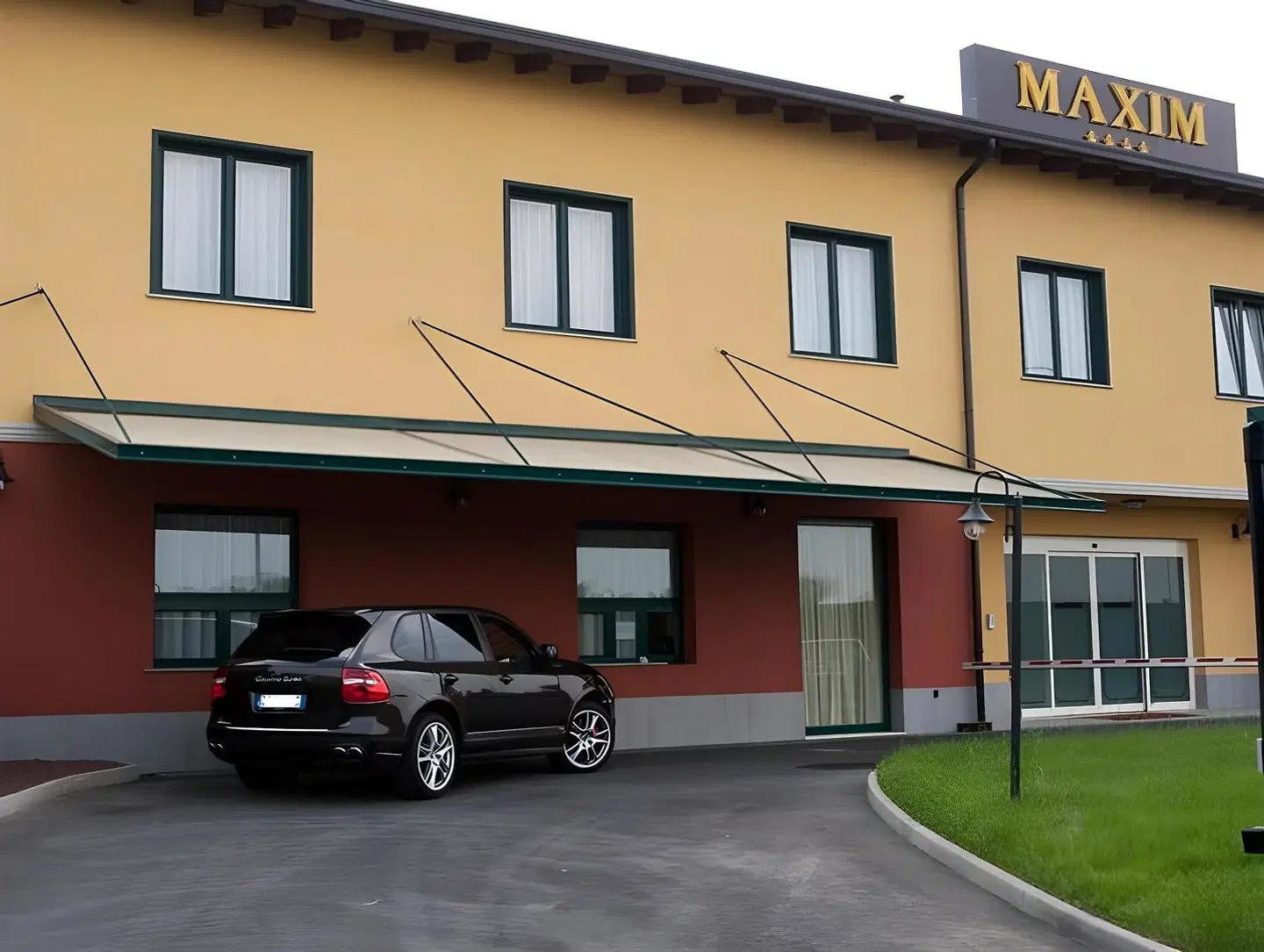 Maxim EXTERIOR
