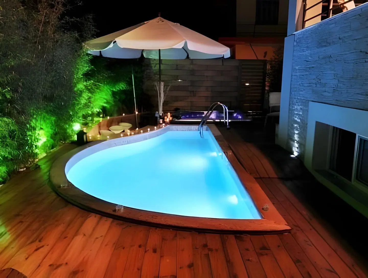 Sun George OUTDOOR_POOL