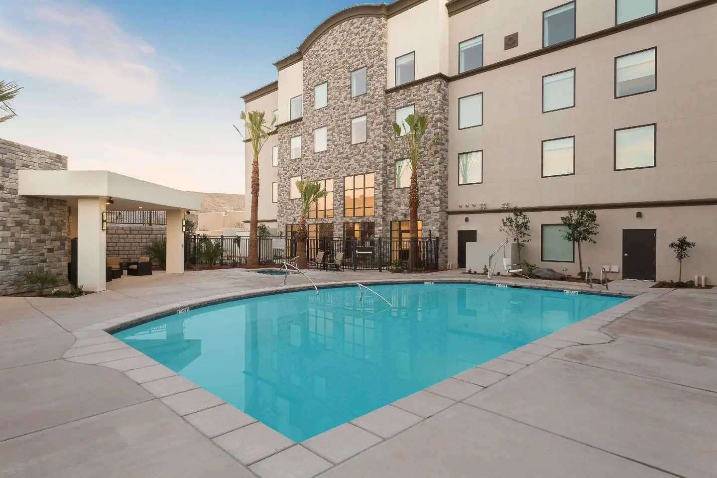 Wingate by Wyndham Hurricane/Zion National Park OUTDOOR_POOL
