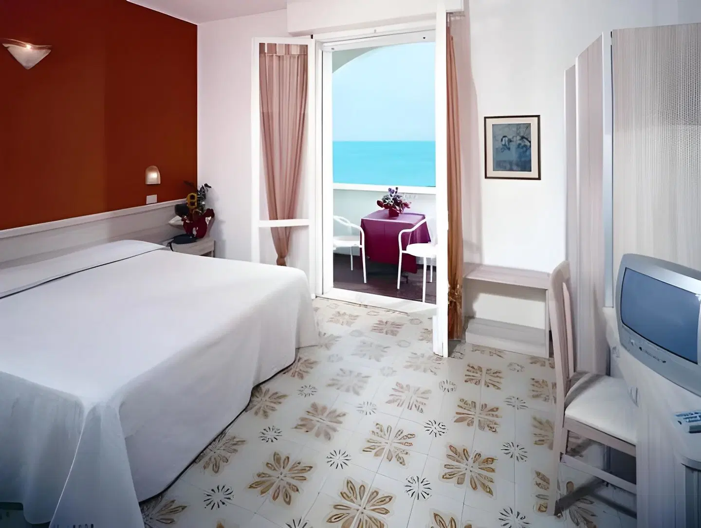 Alexandra ROOM_EXAMPLE