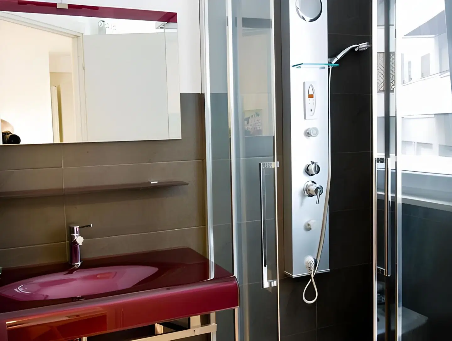 Jolie Bed And Breakfast BATHROOM