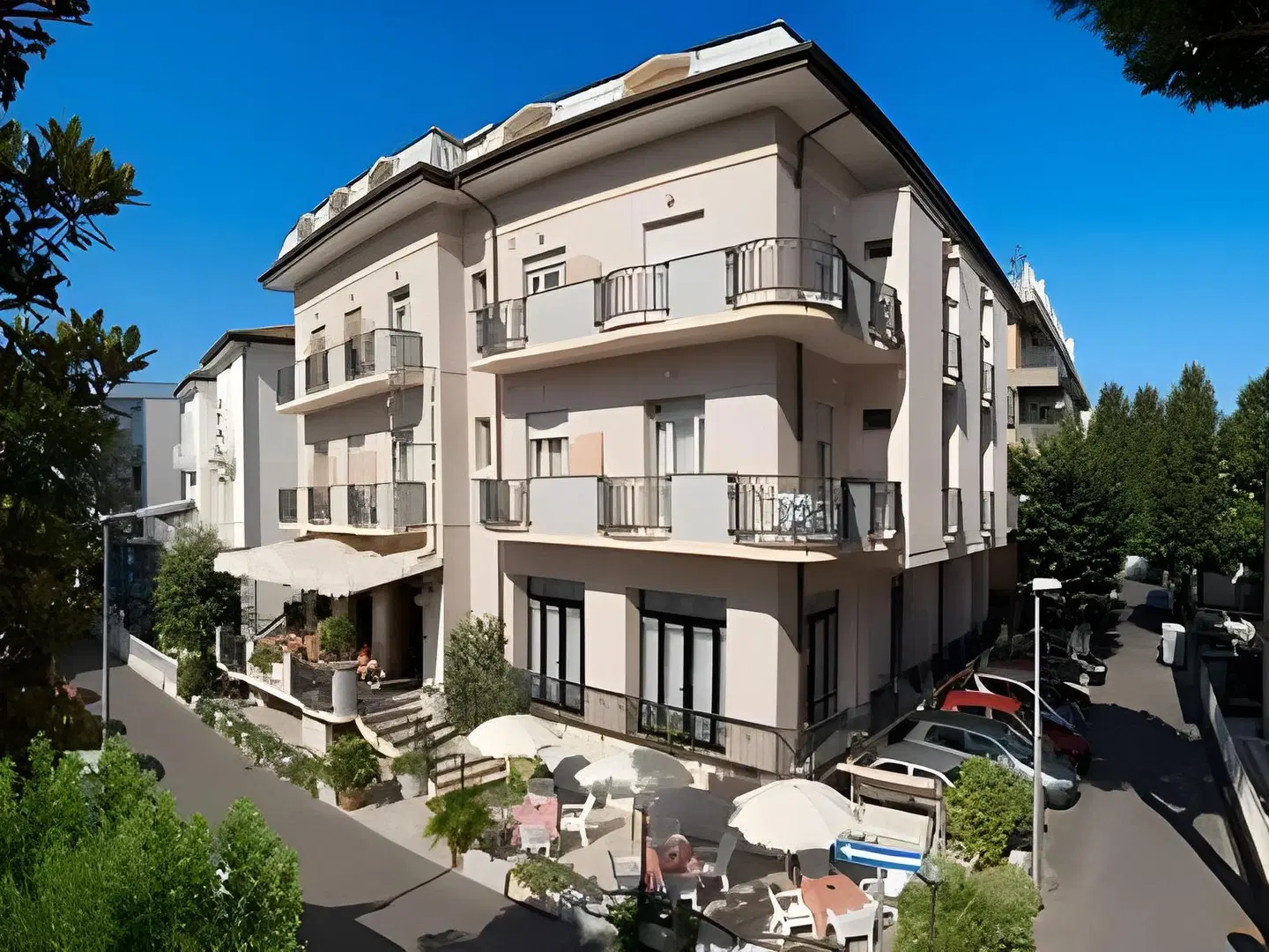 Hotel Piccinelli EXTERIOR