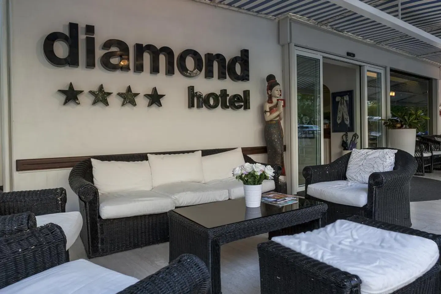 Diamond LOUNGE_LOBBY