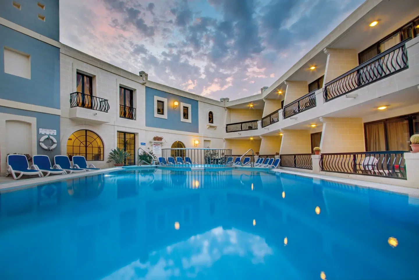 Pergola Hotel & Spa Hallenbad