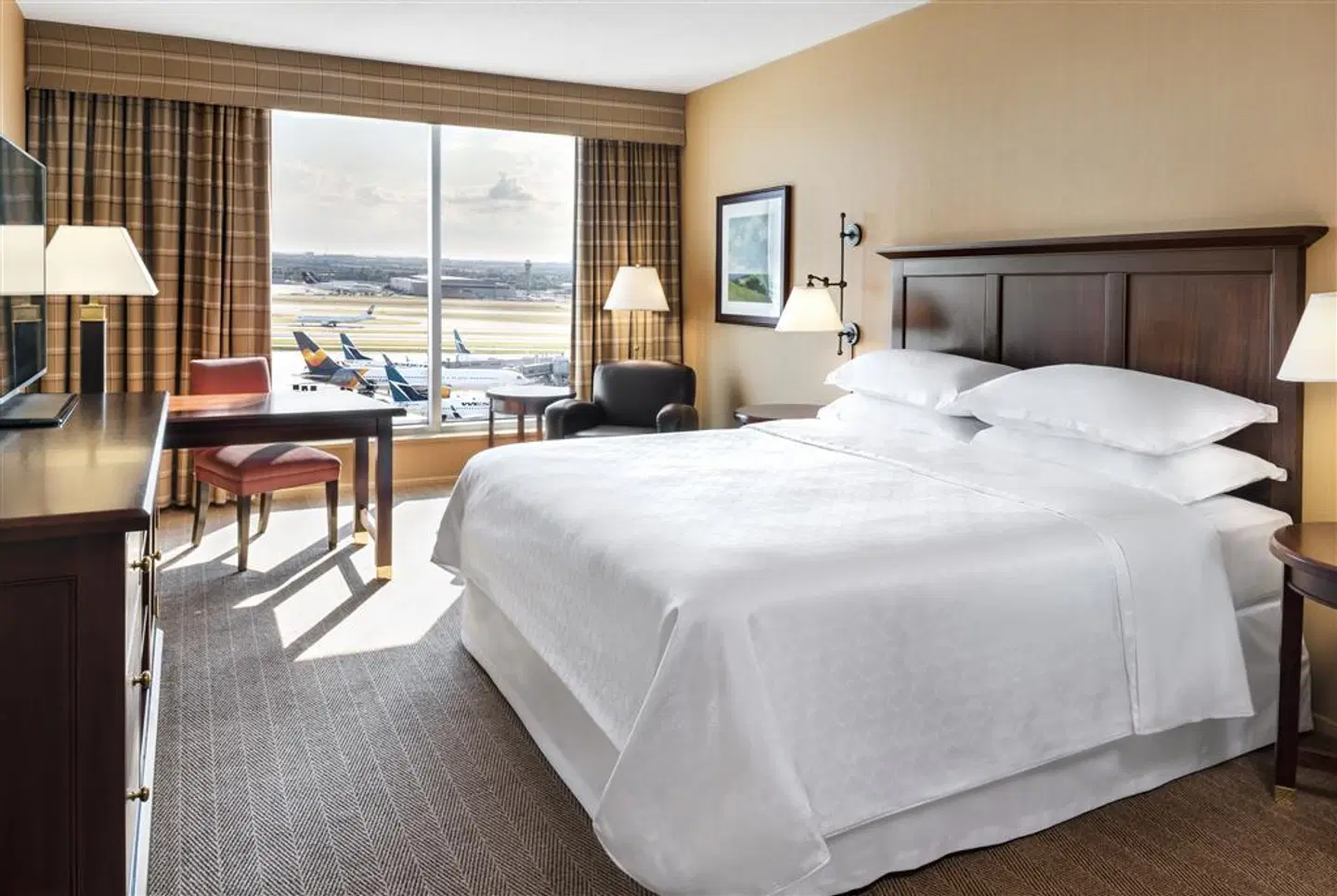 Sheraton Gateway Hotel in Toronto International Airport ROOM_EXAMPLE