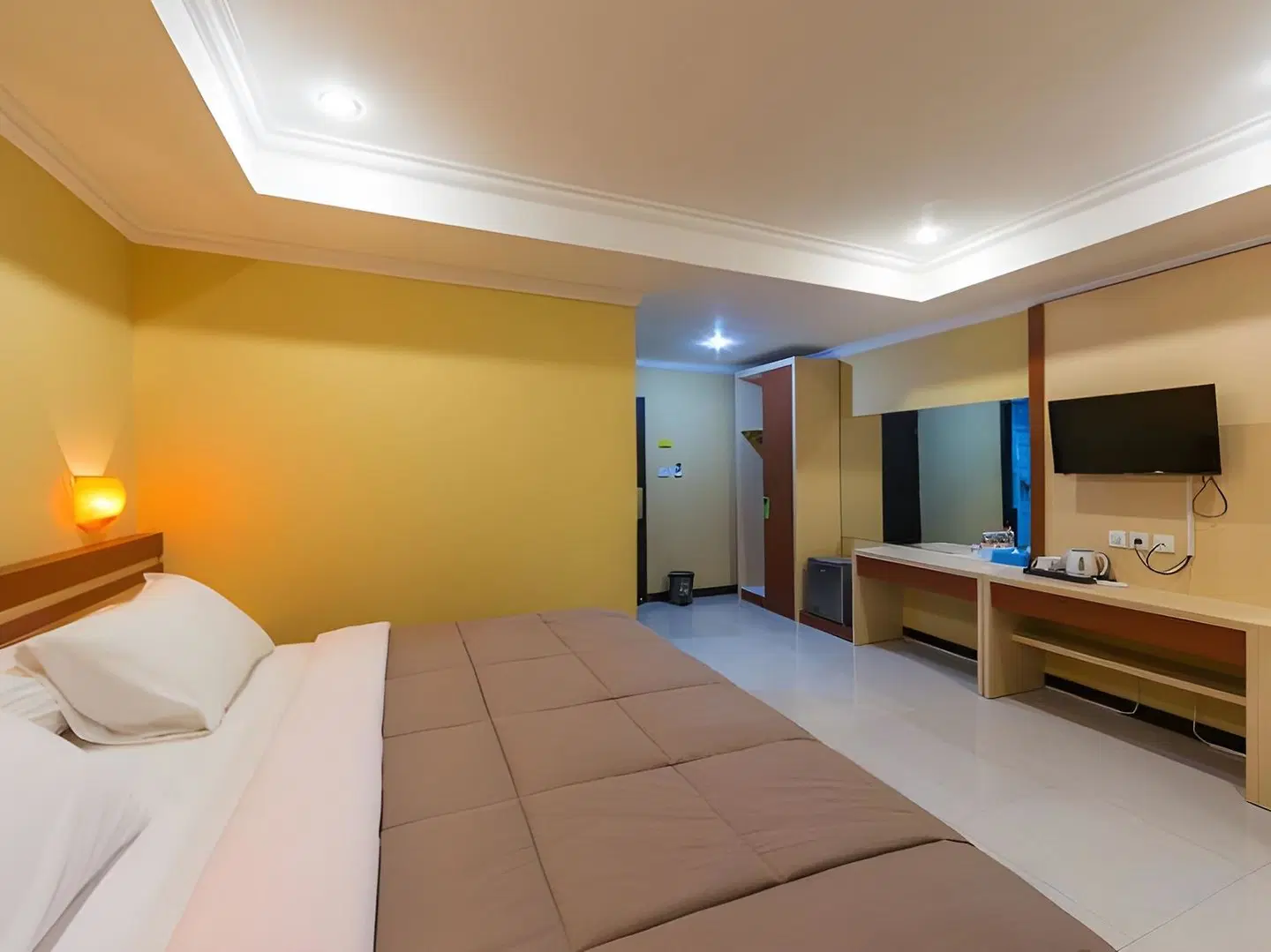 RedDoorz Plus near Mall Bali Galeria 2 ROOM_EXAMPLE