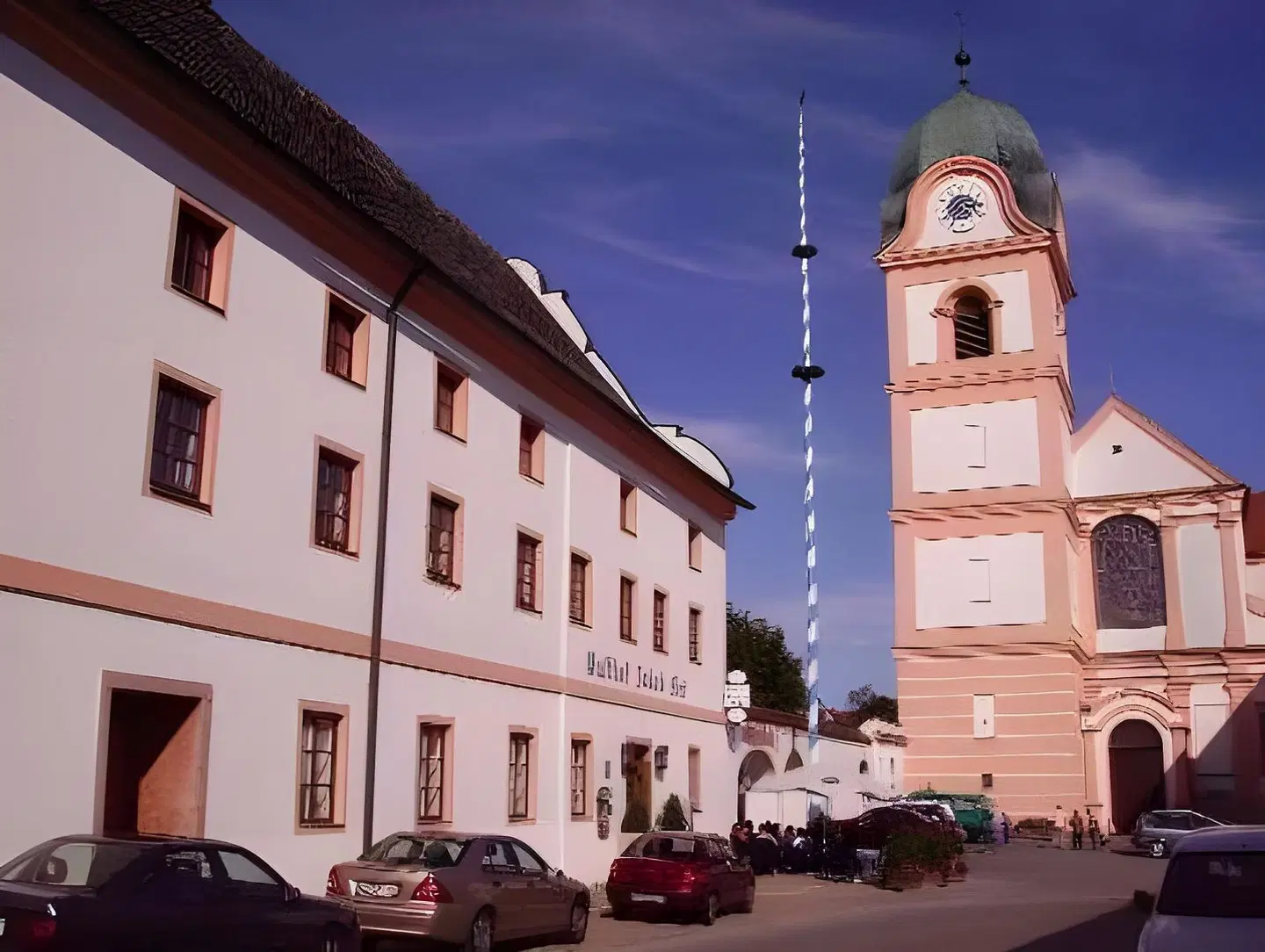 Sixt EXTERIOR
