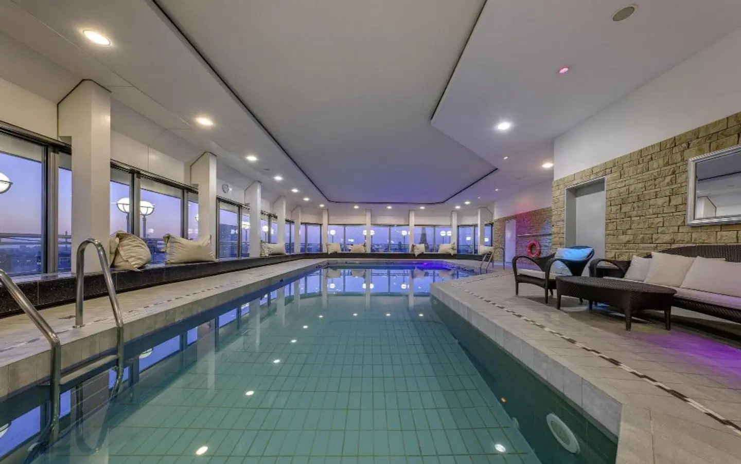 Clayton Hotel Düsseldorf Hallenbad