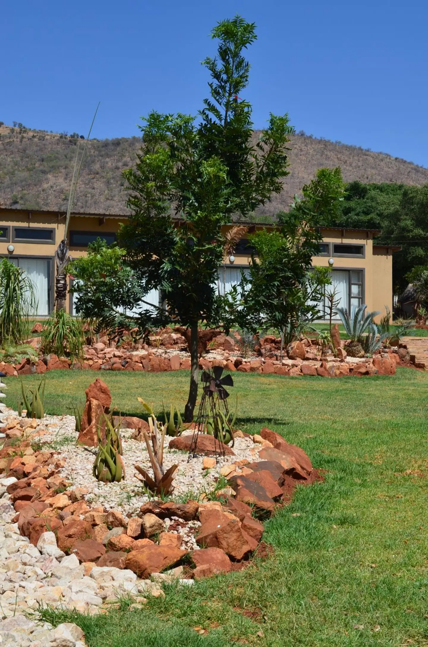 Manor Hills Guest Lodge Garten