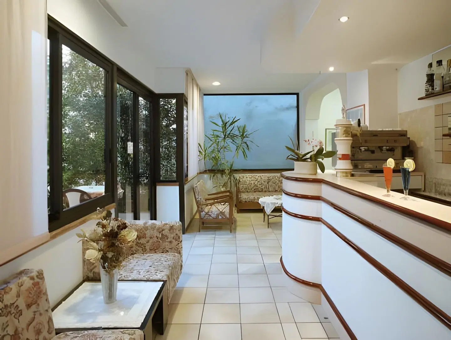 Jolie ROOM_EXAMPLE
