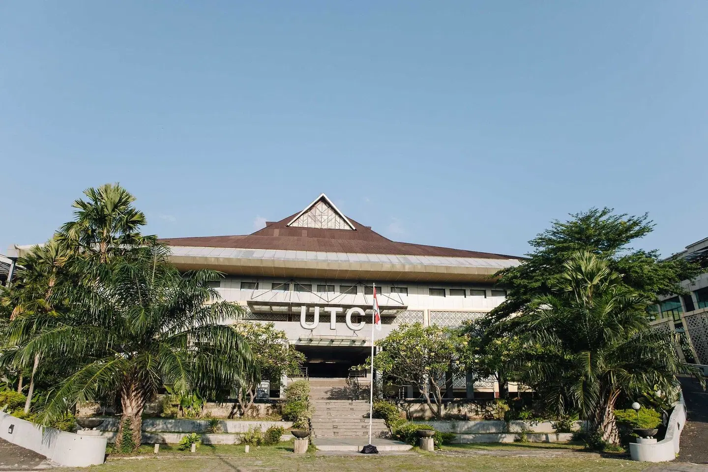 UTC Hotel Semarang EXTERIOR