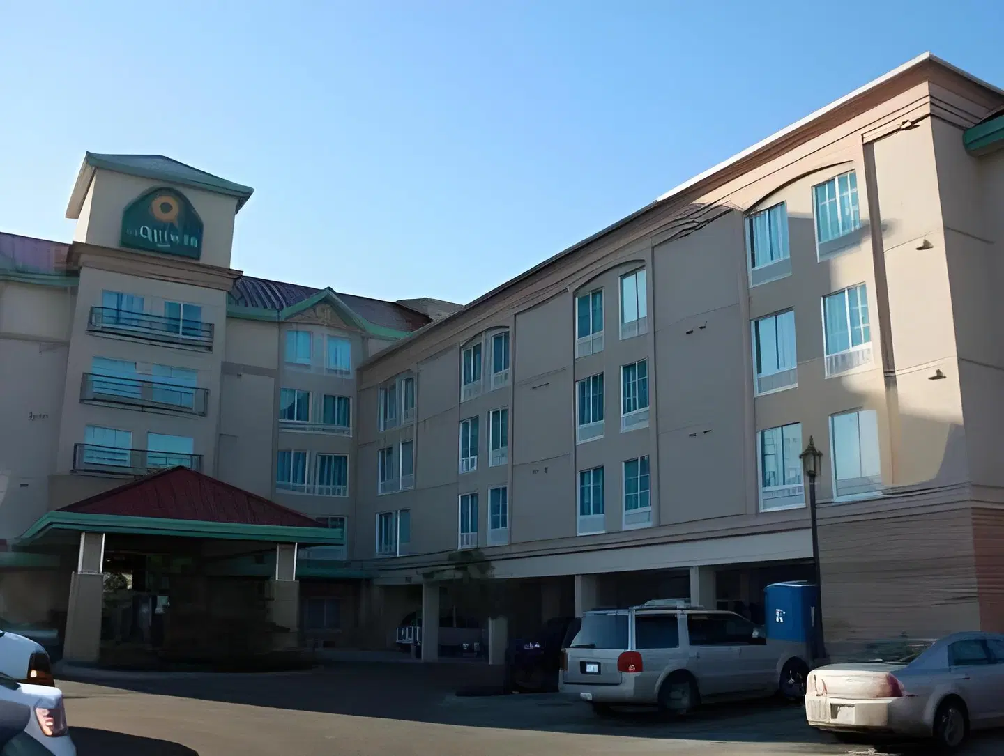 La Quinta Inn Vancouver Airport EXTERIOR