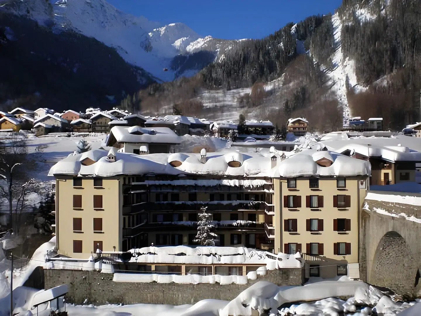 Tavernier EXTERIOR