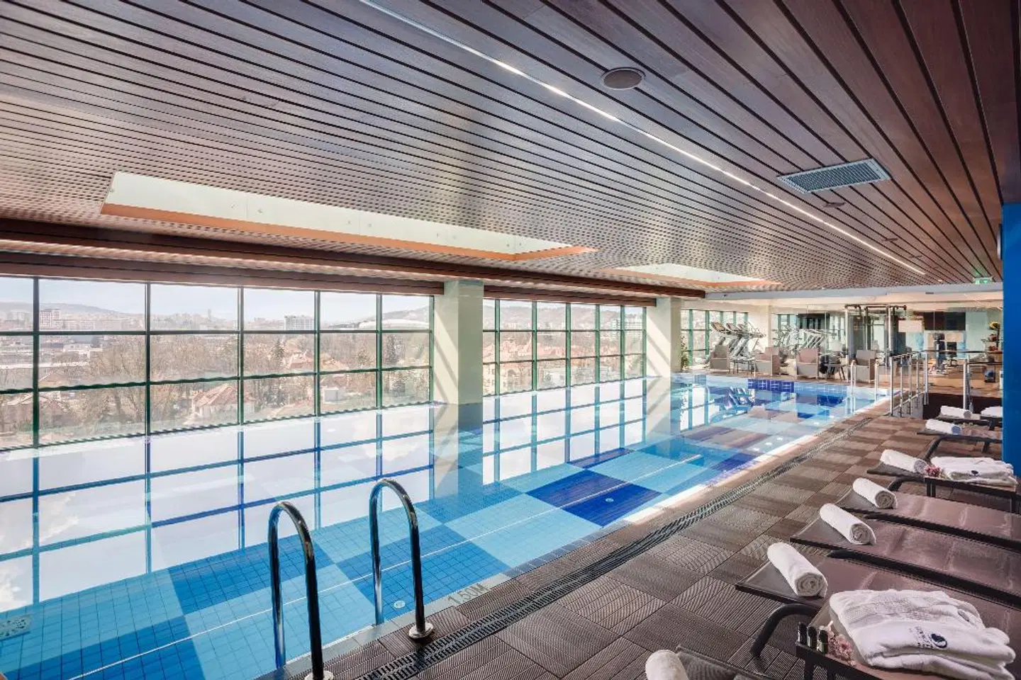 DoubleTree by Hilton Hotel Cluj - City Plaza Hallenbad