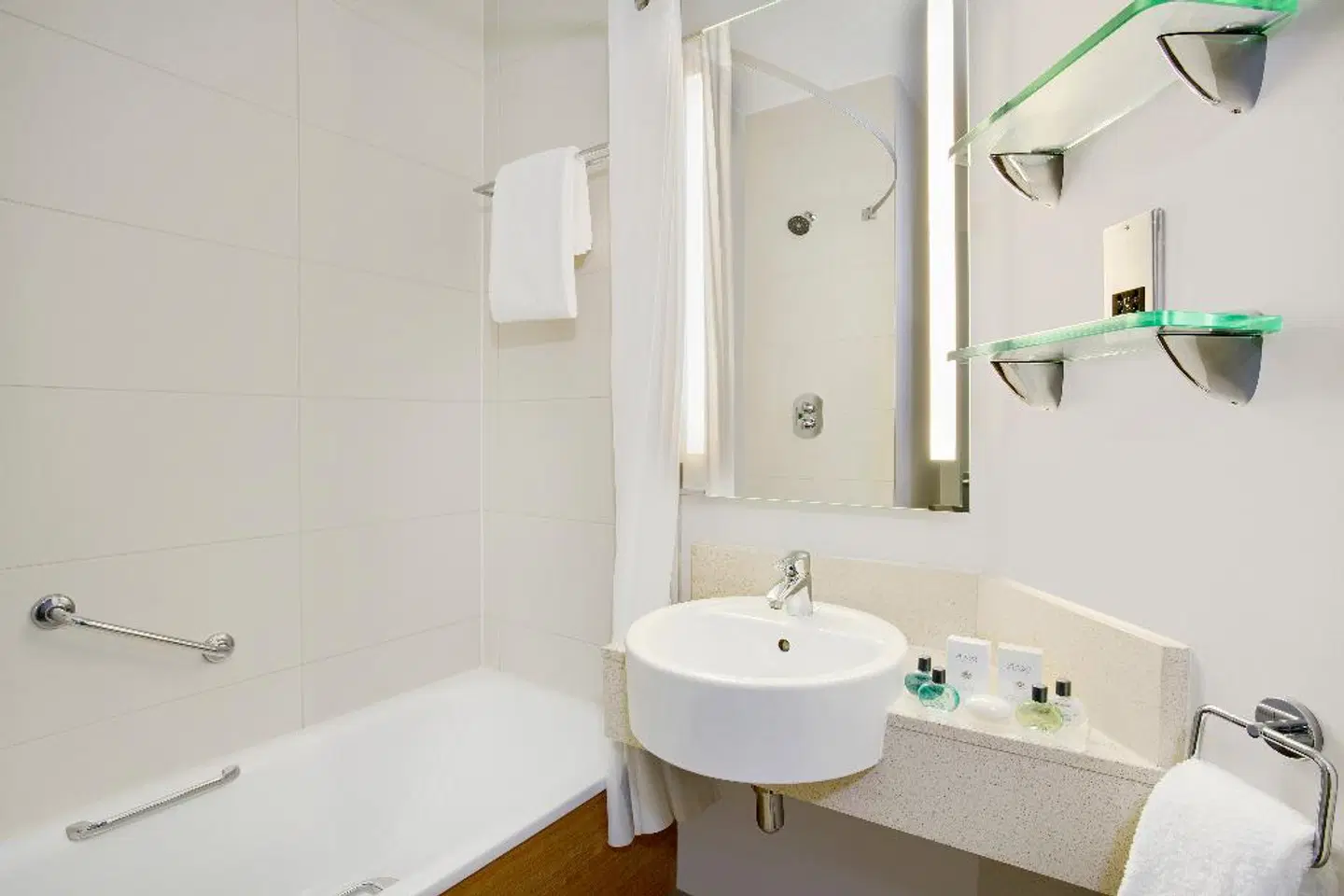 Leonardo Hotel Manchester Central Badezimmer