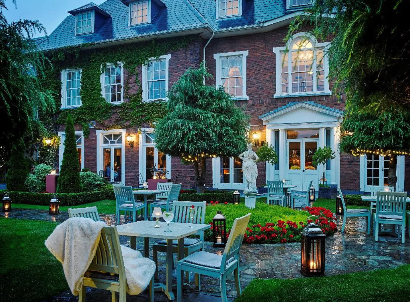 Hayfield Manor Restaurant