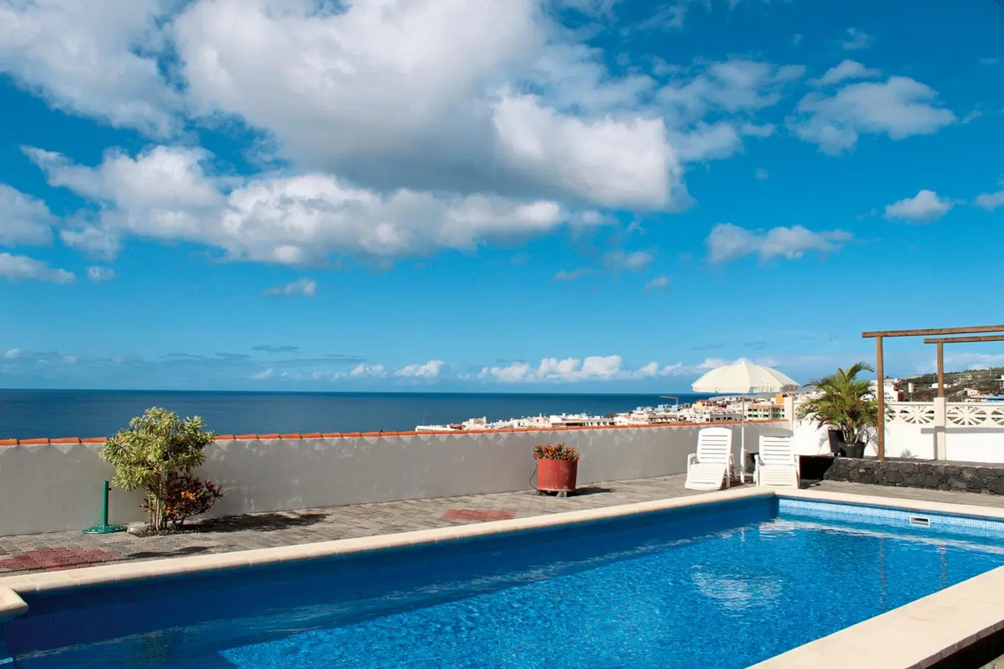 Solymar OUTDOOR_POOL
