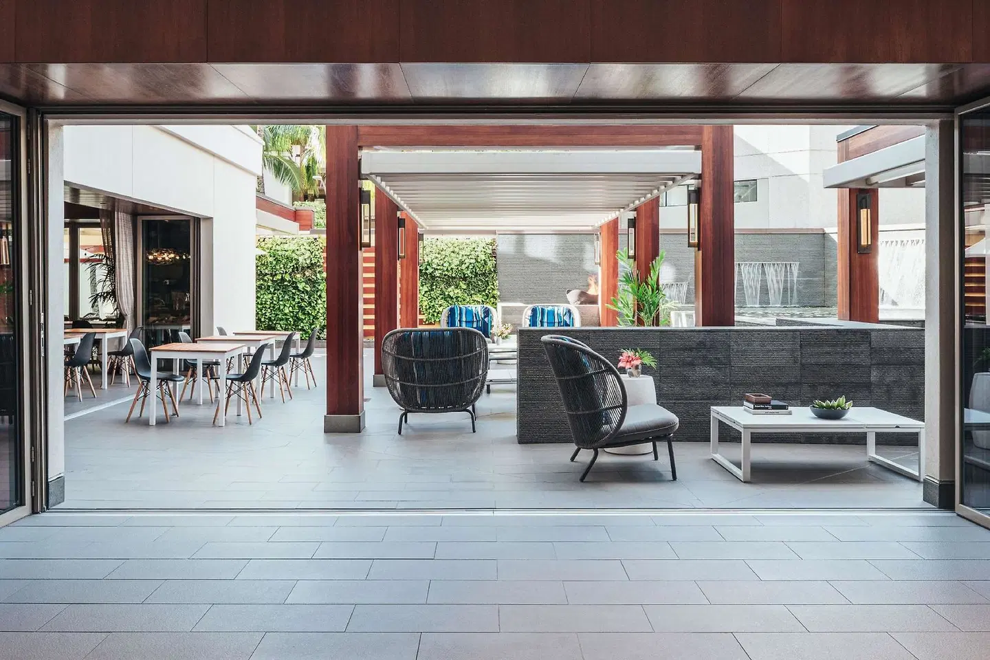 Hokulani Waikiki by Hilton Grand Vacations Club LOUNGE_LOBBY