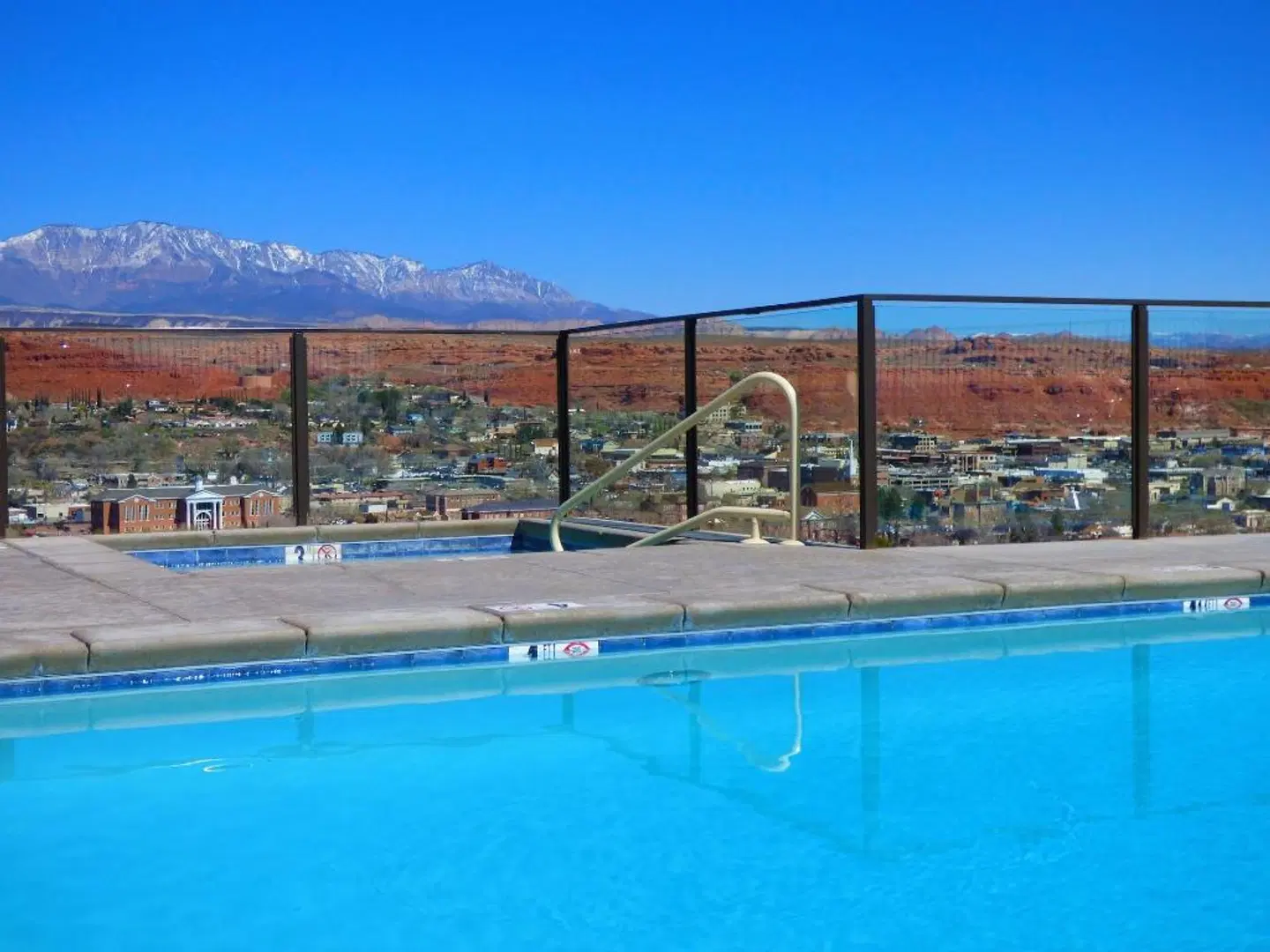 Inn On The Cliff OUTDOOR_POOL