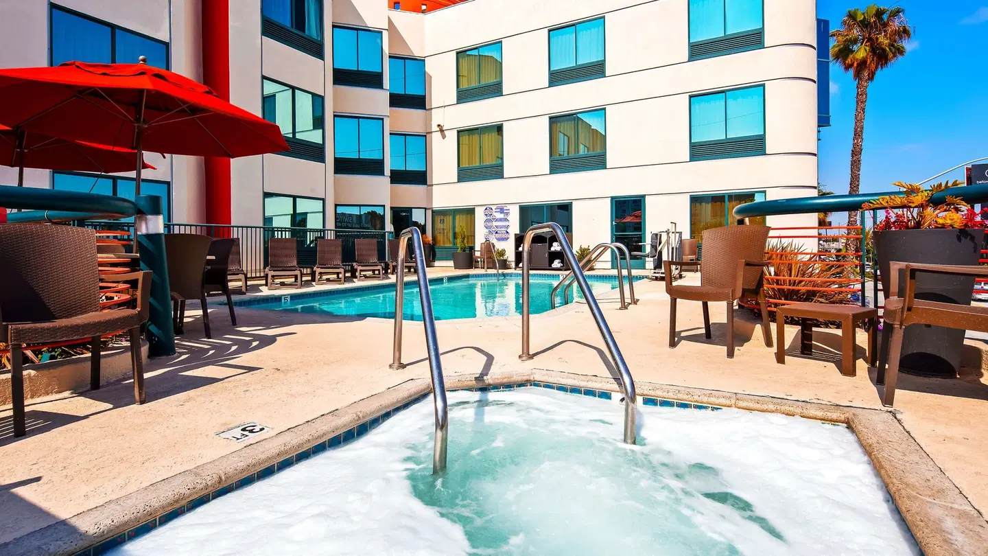 Best Western Plus Suites Hotel - Los Angeles LAX Airport Hallenbad