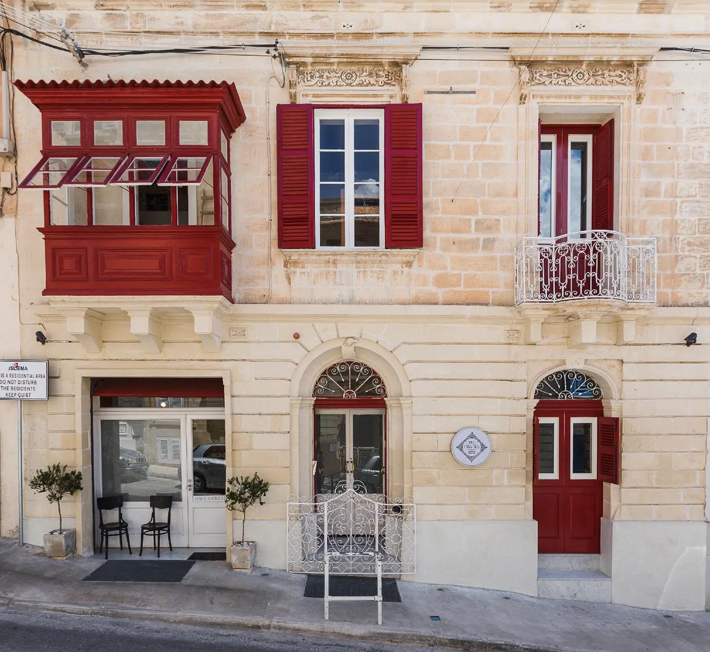 Two Pillows Boutique Hostel EXTERIOR