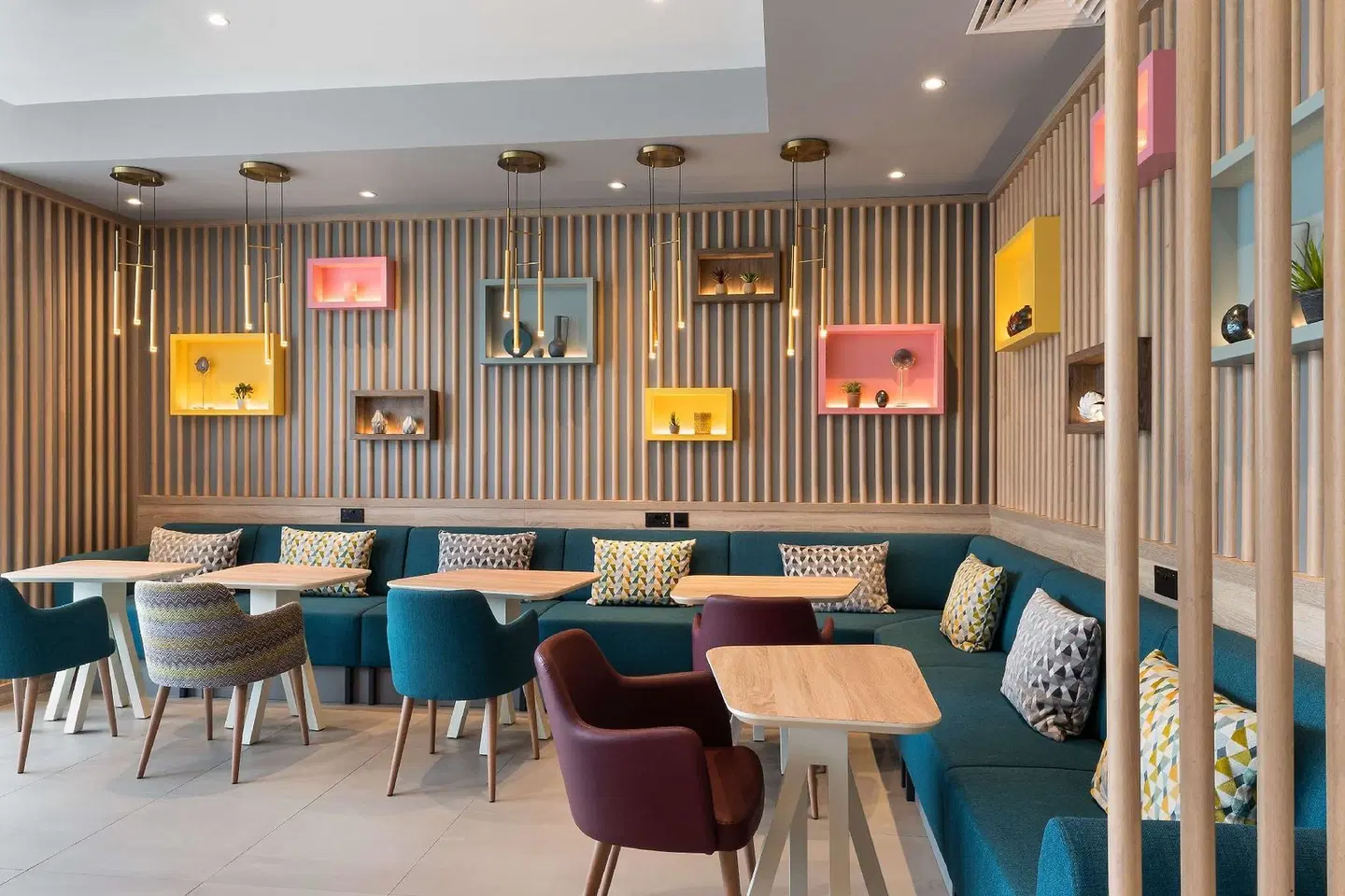 Hampton By Hilton London Ealing Bar
