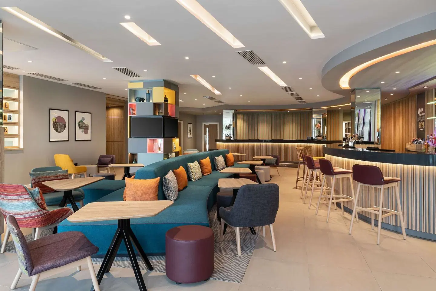 Hampton By Hilton London Ealing Bar
