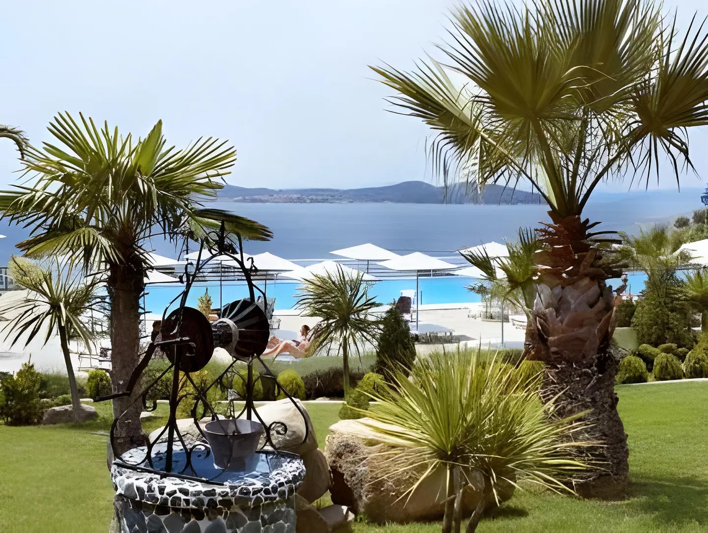 Akrathos Beach Hotel Garten