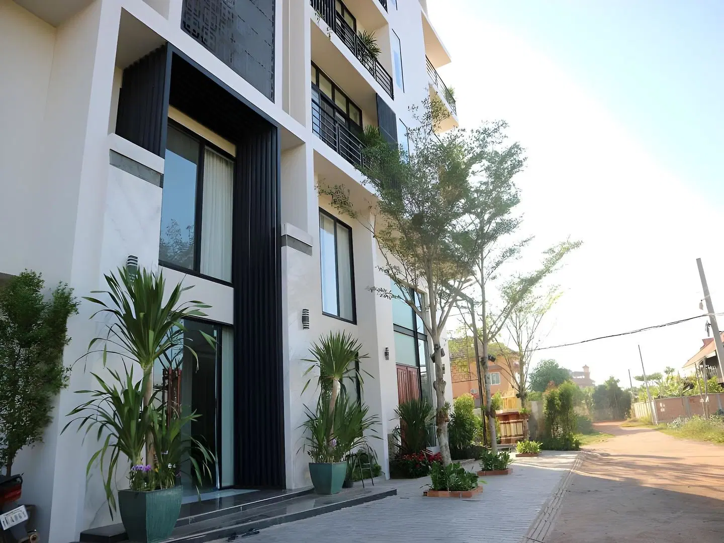 LY Residence Suite & Apartment EXTERIOR