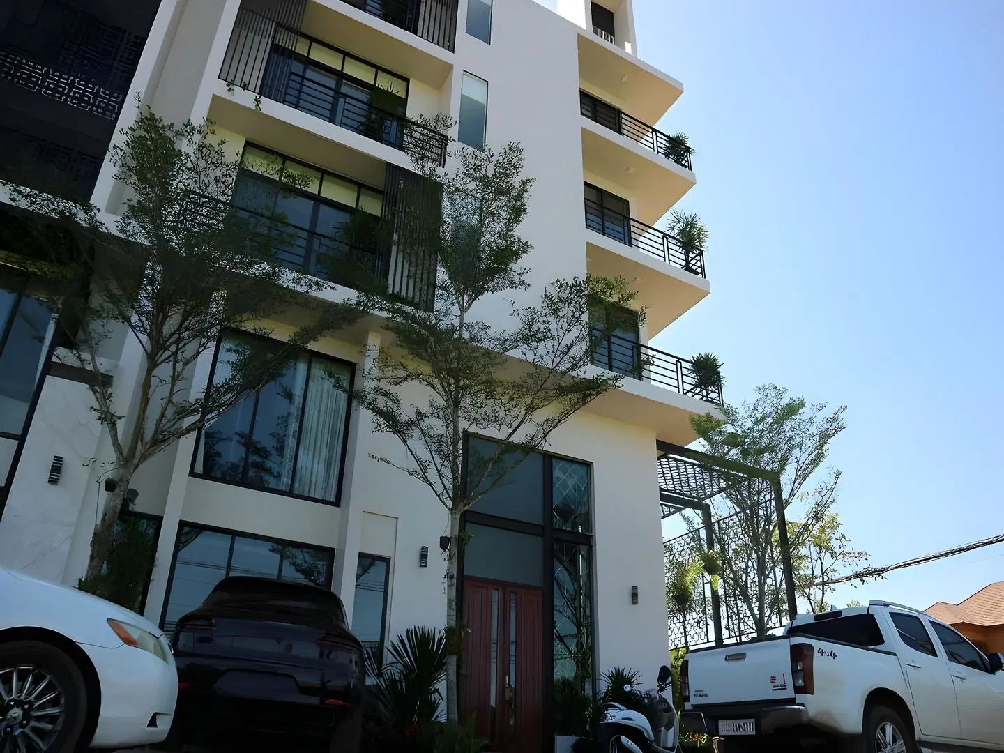 LY Residence Suite & Apartment EXTERIOR