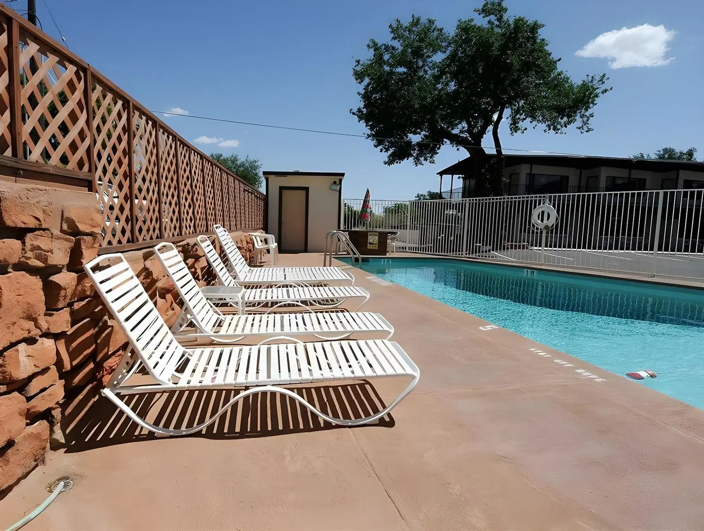 Aikens Lodge OUTDOOR_POOL