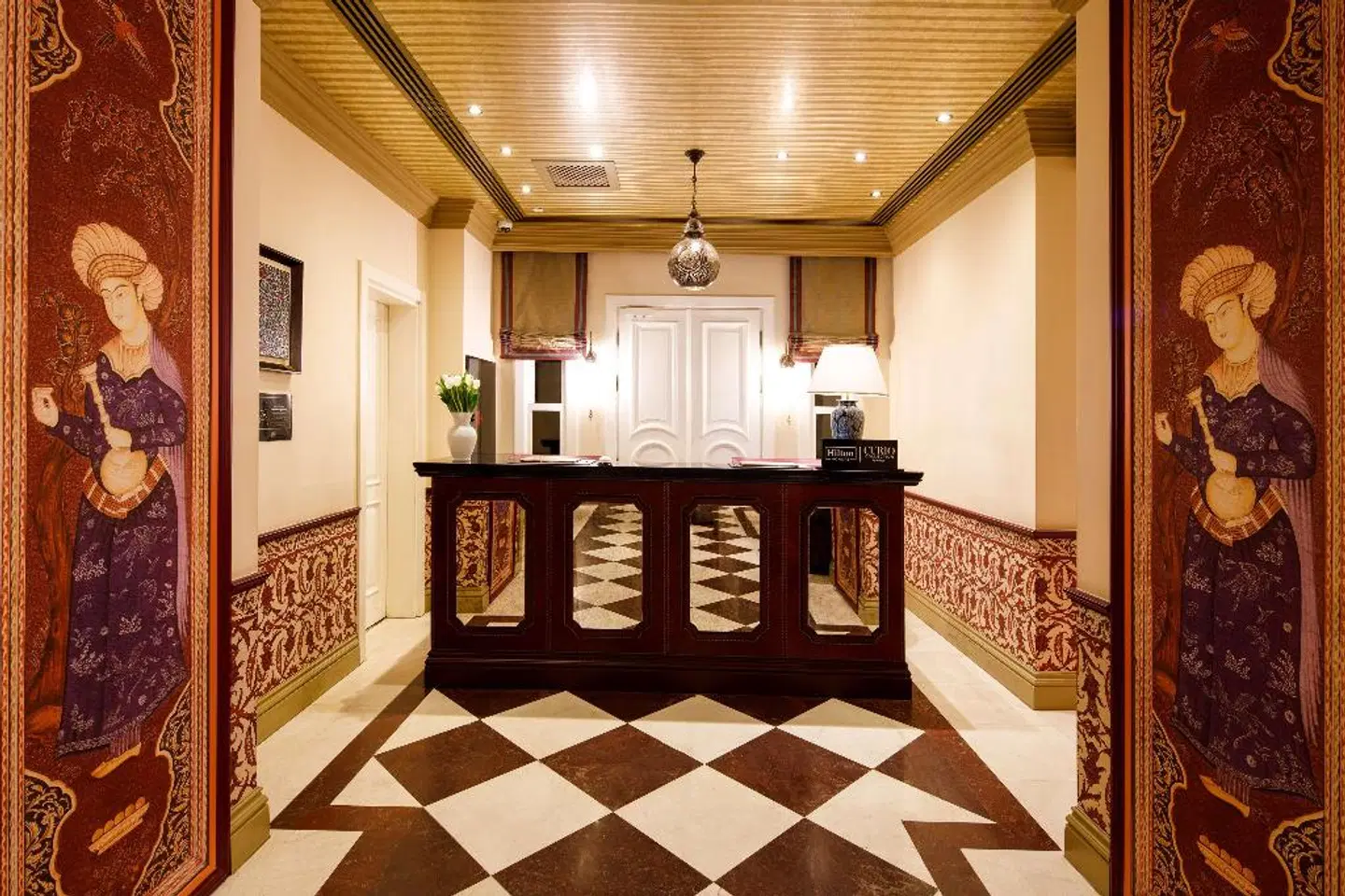 Hagia Sofia Mansions Istanbul, Curio Collection by Hilton Bar