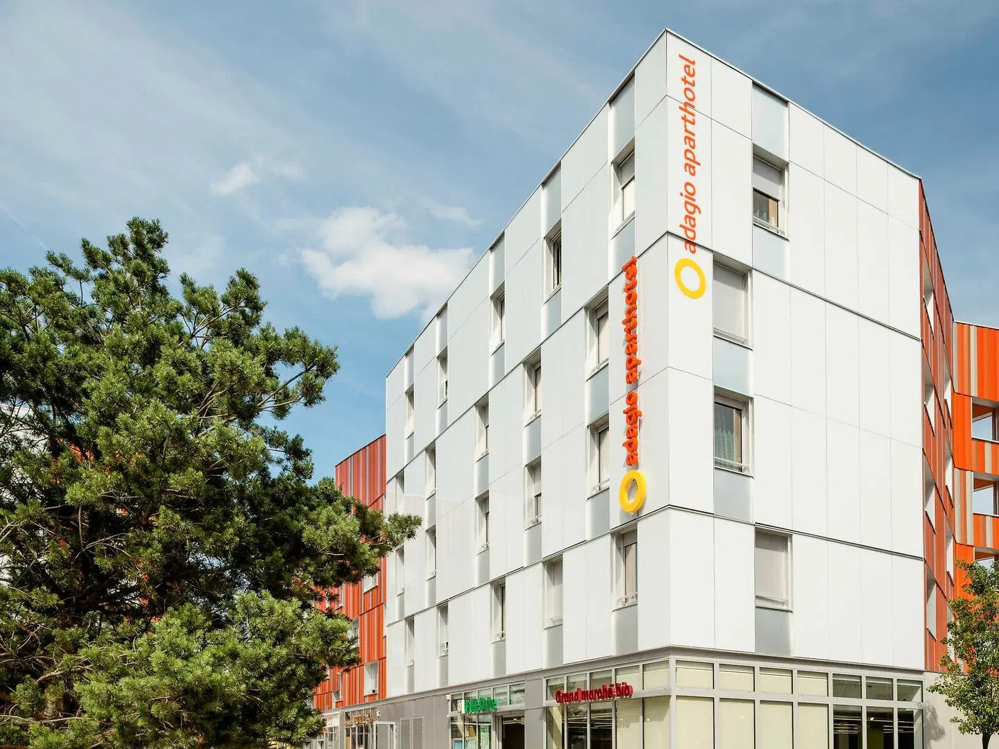 Aparthotel Adagio access Paris Massy Gare TGV EXTERIOR