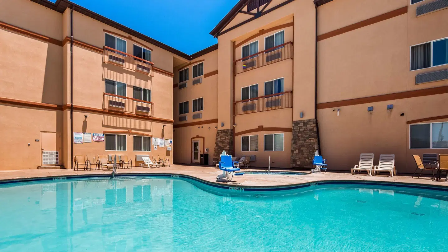 Best Western Plus Zion West Hotel OUTDOOR_POOL