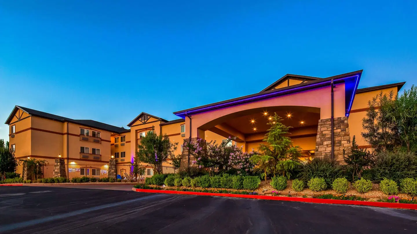 Best Western Plus Zion West Hotel EXTERIOR