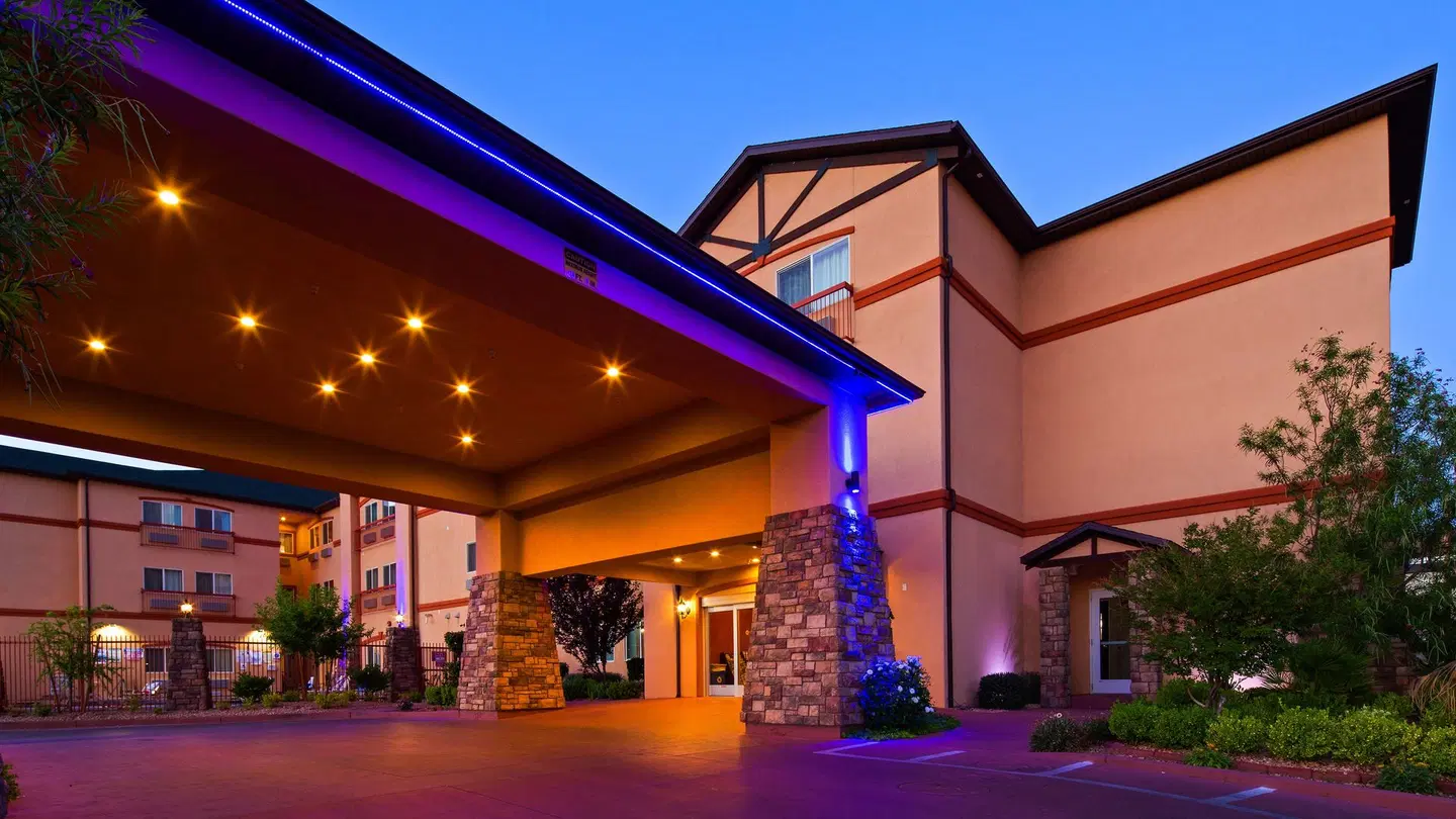 Best Western Plus Zion West Hotel EXTERIOR