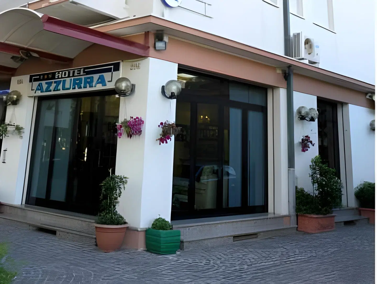 Azzurra EXTERIOR