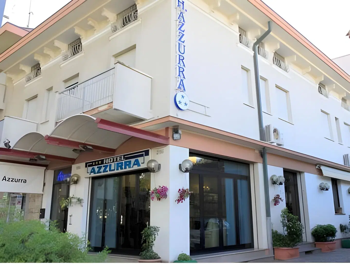 Azzurra EXTERIOR
