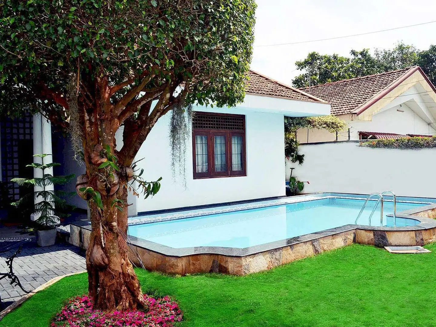 Suriya Arana OUTDOOR_POOL